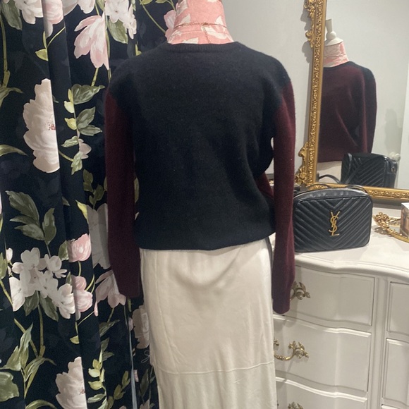 Vince Wool Wine & Black Knit Sweater Size M - Picture 4 of 7